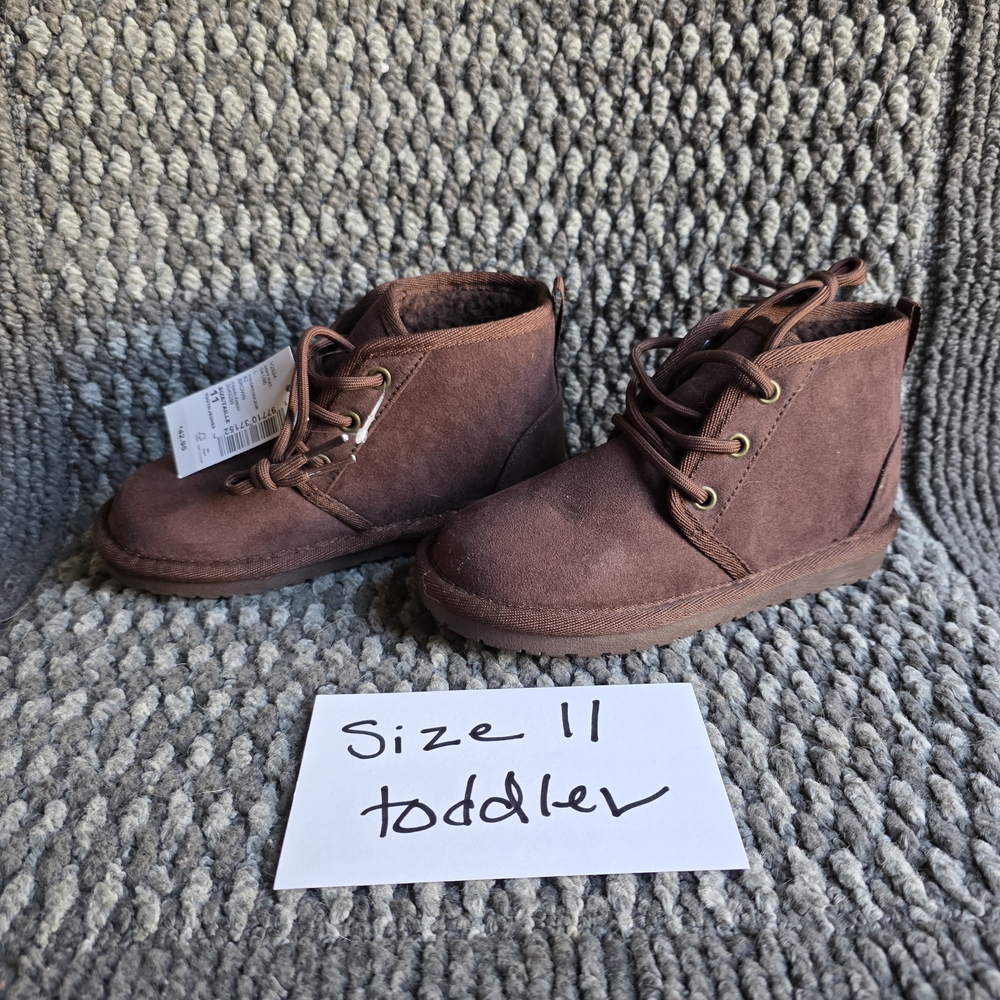 NWT the children's place Ugg style Chukka boots size 11